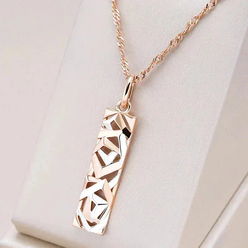 Elegant necklace in silver and gold
