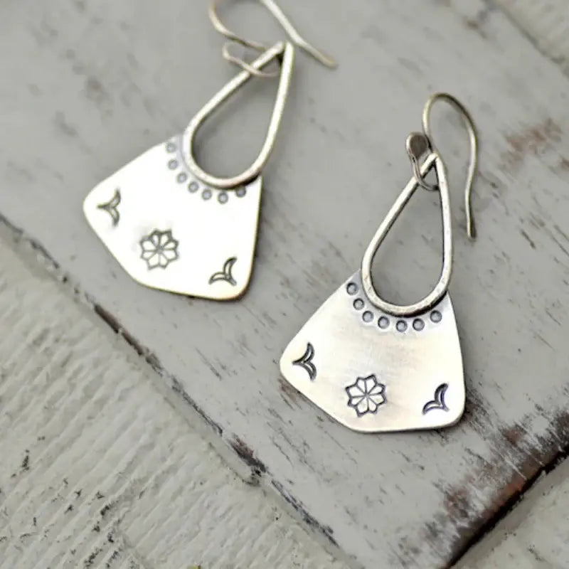 Vintage dangling silver earrings