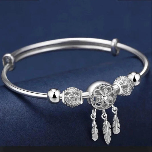 Adjustable bracelet with triple leaf charms made of sterling silver
